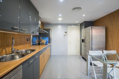 Apartamento de 4 dormitorios en venta en Sitges, Barcelona, Cataluña, Spain № 7102 - foto 28