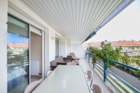 Apartamento de 4 dormitorios en venta en Sitges, Barcelona, Cataluña, Spain № 7102 - foto 23