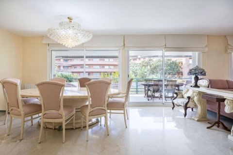 Apartamento de 4 dormitorios en venta en Sitges, Barcelona, Cataluña, Spain № 7102 - foto 30
