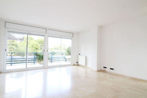 Apartamento de 3 dormitorios en venta en Sitges, Barcelona, Cataluña, Spain № 7103 - foto 4