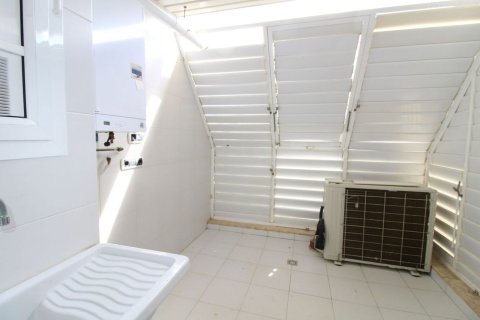 Apartamento de 3 dormitorios en venta en Sitges, Barcelona, Cataluña, Spain № 7103 - foto 25