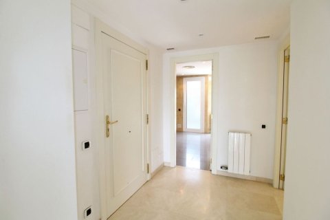 Apartamento de 3 dormitorios en venta en Sitges, Barcelona, Cataluña, Spain № 7103 - foto 18