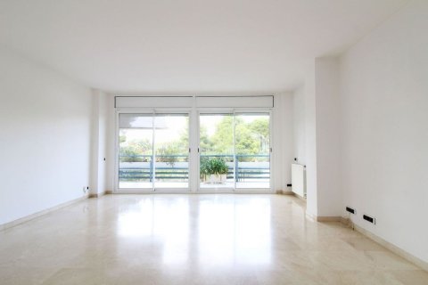 Apartamento de 3 dormitorios en venta en Sitges, Barcelona, Cataluña, Spain № 7103 - foto 2