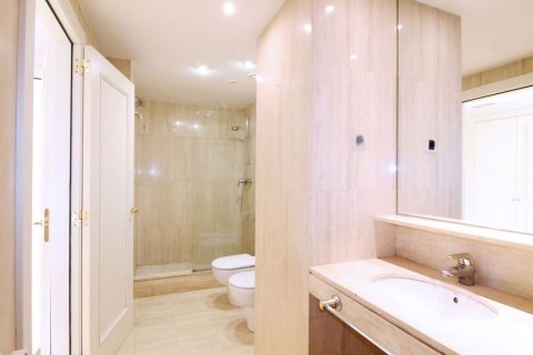 Apartamento de 3 dormitorios en venta en Sitges, Barcelona, Cataluña, Spain № 7103 - foto 9