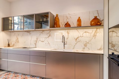 Купить квартиру в Барселона, Испания с 3 спальни, 194м², № 6535 - фото 19