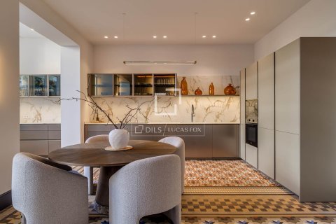 Купить квартиру в Барселона, Испания с 3 спальни, 194м², № 6535 - фото 6