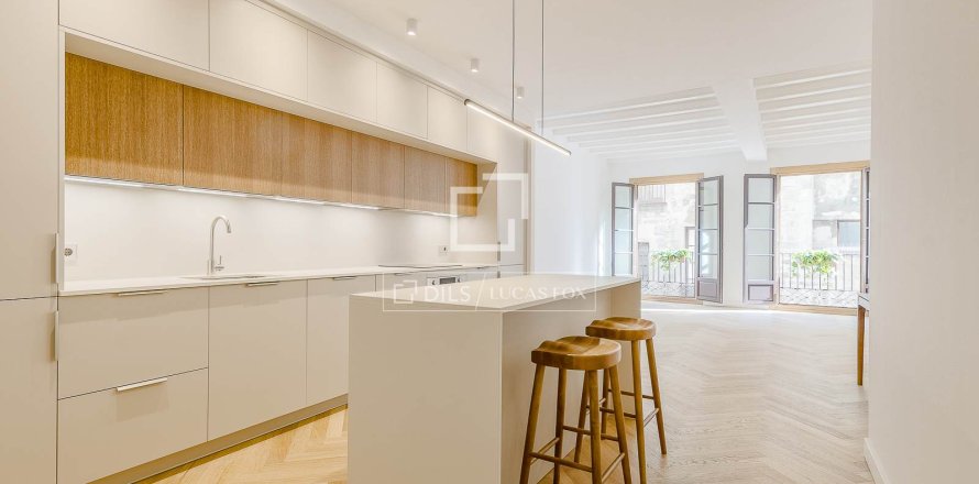 3 bedrooms apartment for sale in Barcelona, Catalonia, Spain № 6537
