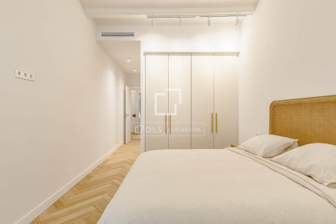 3 bedrooms apartment for sale in Barcelona, Catalonia, Spain № 6537 - photo 11