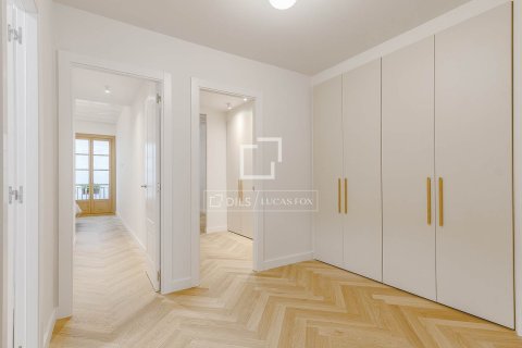 3 bedrooms apartment for sale in Barcelona, Catalonia, Spain № 6537 - photo 15