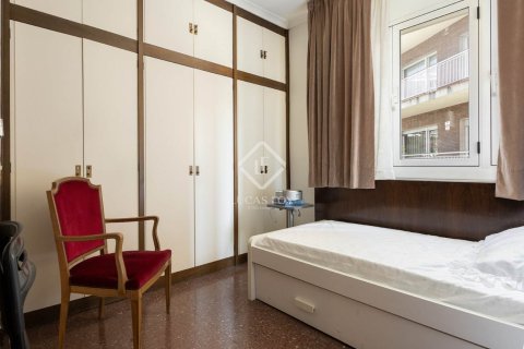 Купить квартиру в Барселона, Испания с 5 спален, 300м², № 2732 - фото 4