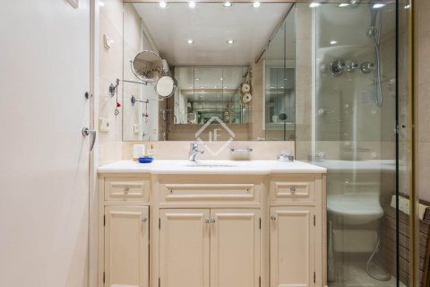 Купить квартиру в Барселона, Испания с 5 спален, 300м², № 2732 - фото 2