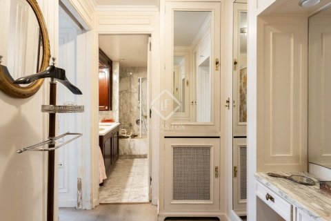 Купить квартиру в Барселона, Испания с 5 спален, 300м², № 2732 - фото 29