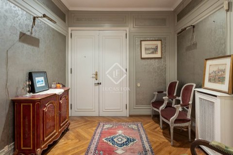 Купить квартиру в Барселона, Испания с 5 спален, 300м², № 2732 - фото 6