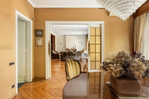 Купить квартиру в Барселона, Испания с 5 спален, 300м², № 2732 - фото 17