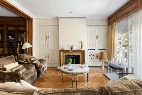 Купить квартиру в Барселона, Испания с 5 спален, 300м², № 2732 - фото 8