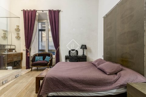 Купить квартиру в Старый город, Барселона, Испания с 2 спальни, 85м², № 2734 - фото 17