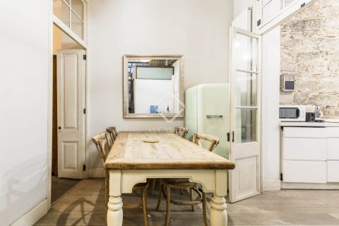 Купить квартиру в Старый город, Барселона, Испания с 2 спальни, 85м², № 2734 - фото 8