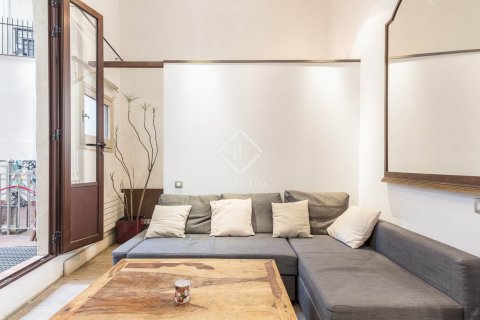 Купить квартиру в Старый город, Барселона, Испания с 2 спальни, 85м², № 2734 - фото 2