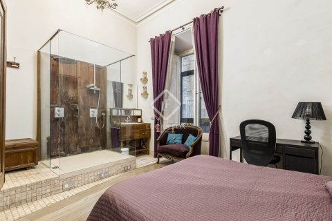 Купить квартиру в Старый город, Барселона, Испания с 2 спальни, 85м², № 2734 - фото 15