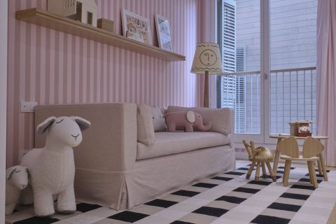 Apartamento de 4 dormitorios en venta en Barcelona, Cataluña, Spain № 1705 - foto 10