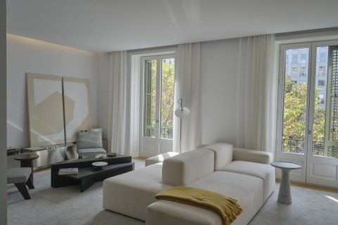 Apartamento de 4 dormitorios en venta en Barcelona, Cataluña, Spain № 1705 - foto 6