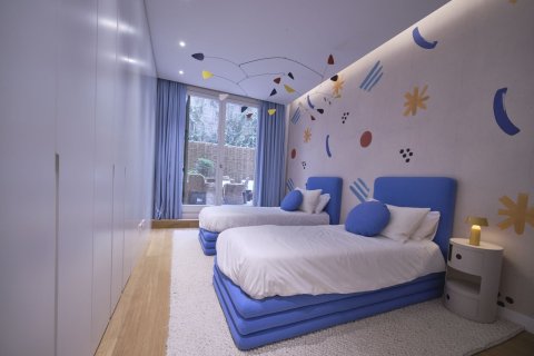 Apartamento de 4 dormitorios en venta en Barcelona, Cataluña, Spain № 1705 - foto 11