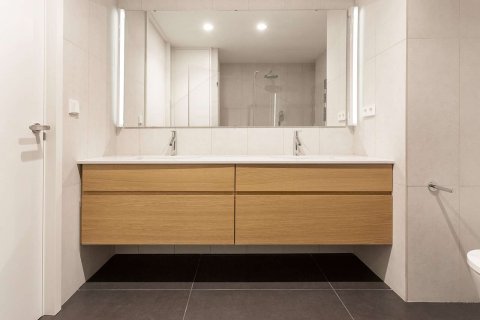 3 chambres apartment à vendre à Barcelona, Catalonia, Spain № 1707 - photo 4