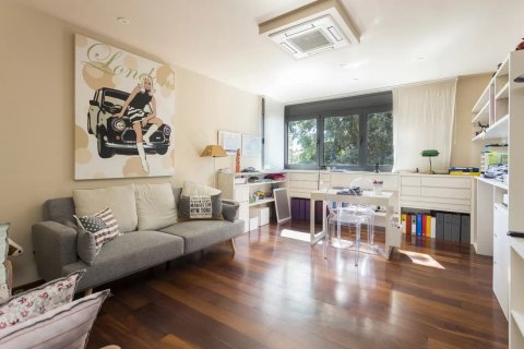 Купить дом в Барселона, Испания с 6 комнат, № 1709 - фото 16