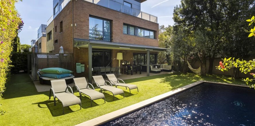 Дом с 5 спальнями в Барселоне, Каталония, Испания № 1709