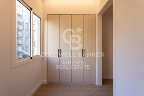 2 bedrooms apartment for sale in Barcelona, Catalonia, Spain № 5308 - photo 20