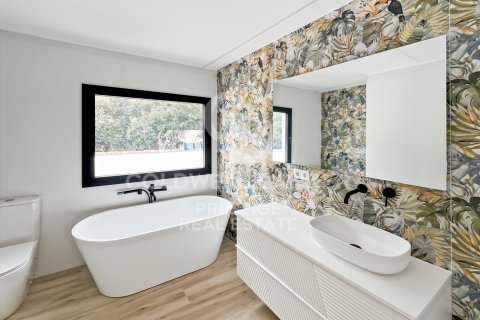 8 bedrooms house for sale in Sant Andreu de Llavaneres, Barcelona, Catalonia, Spain № 5311 - photo 22