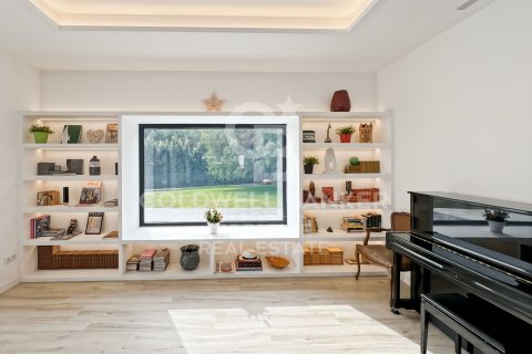 8 bedrooms house for sale in Sant Andreu de Llavaneres, Barcelona, Catalonia, Spain № 5311 - photo 6