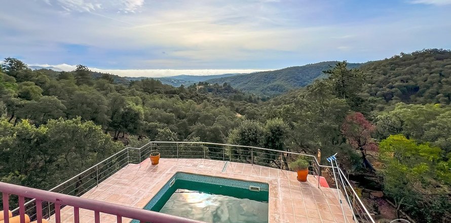 Вилла с 5 спальнями в Льорет-де-Мар, Герона, Каталония, Испания № 3086