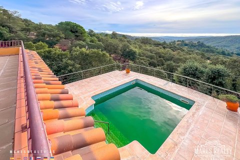 Купить виллу в Льорет-де-Мар, Испания с 5 спален, 310м², № 3086 - фото 2