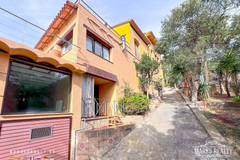 Купить виллу в Льорет-де-Мар, Испания с 5 спален, 310м², № 3086 - фото 11