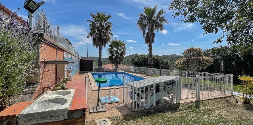 Вилла с 6 спальнями в Маканете де Ла Сельве, Герона, Каталония, Испания № 3088