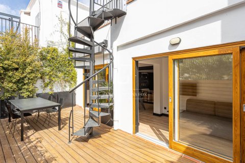 2 chambres penthouse à vendre à Barcelona, Catalonia, Spain № 3780 - photo 2