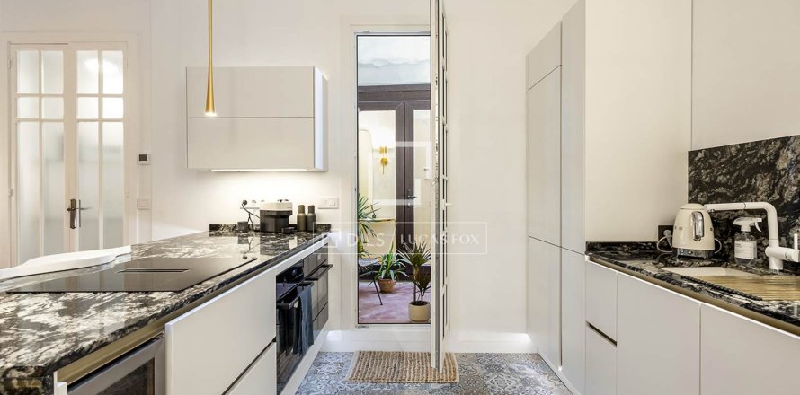3 bedrooms apartment for sale in Barcelona, Catalonia, Spain № 3775