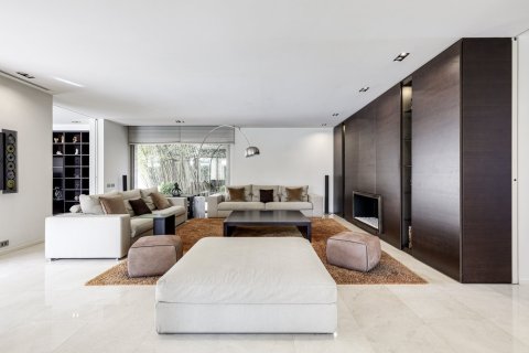 Купить виллу в Барселона, Испания с 7 спален, 900м², № 1231 - фото 8