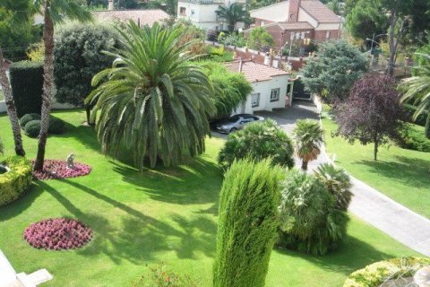 Купить виллу в Барселона, Испания с 3 спальни, 420м², № 884 - фото 23