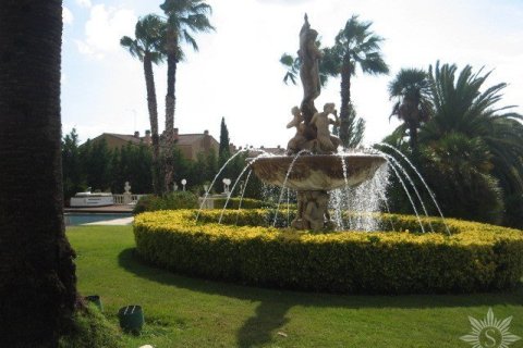 Купить виллу в Барселона, Испания с 3 спальни, 420м², № 884 - фото 26