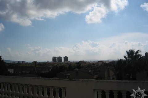 Купить виллу в Барселона, Испания с 3 спальни, 420м², № 884 - фото 4