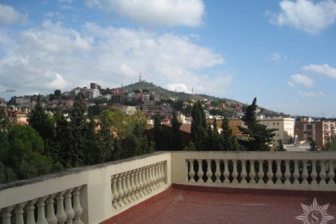 Купить виллу в Барселона, Испания с 3 спальни, 420м², № 884 - фото 2