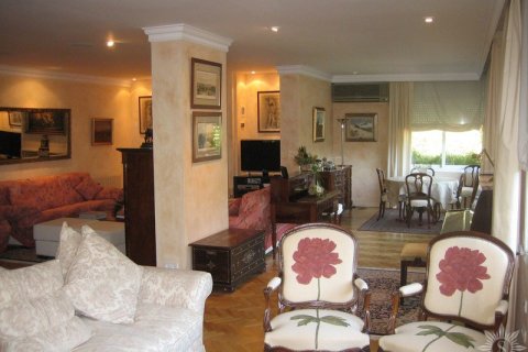 Купить виллу в Барселона, Испания с 3 спальни, 297м², № 888 - фото 2