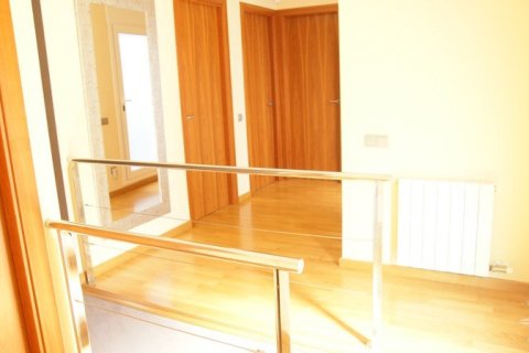 Купить виллу в Барселона, Испания с 4 спальни, 250м², № 889 - фото 4