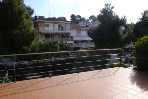 Купить виллу в Барселона, Испания с 4 спальни, 300м², № 883 - фото 11