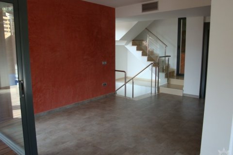 Купить виллу в Барселона, Испания с 4 спальни, 300м², № 883 - фото 28