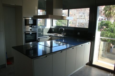 Купить виллу в Барселона, Испания с 4 спальни, 300м², № 883 - фото 30