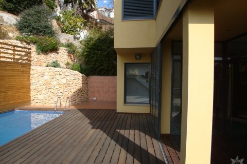 Купить виллу в Барселона, Испания с 4 спальни, 300м², № 883 - фото 25