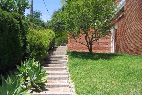 Купить виллу в Барселона, Испания с 4 спальни, 220м², № 887 - фото 27